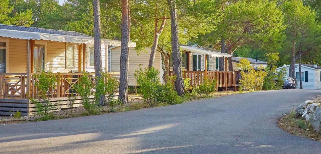 Mobil-Home Dans Camping 4* Saint Laurent du Verdon Bagian luar foto